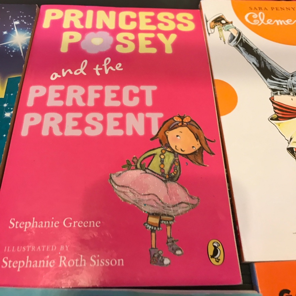 Books! 📚 - Picture 6 of 8
