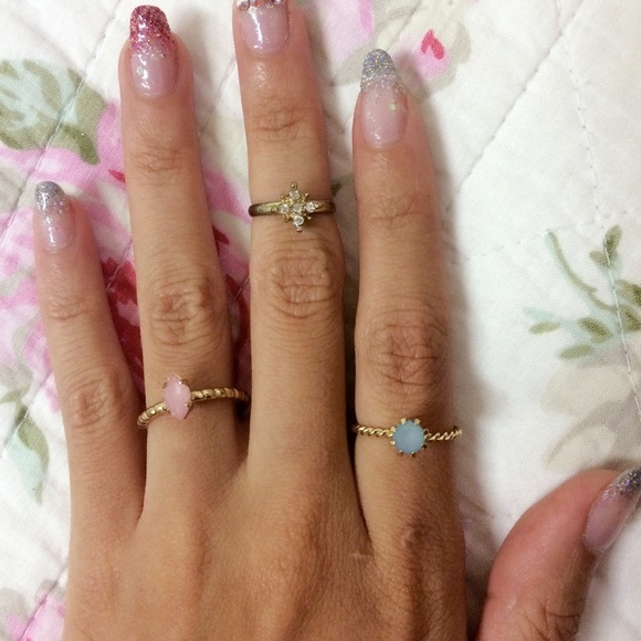 Brandy Melville Jewelry - Dainty rings trio