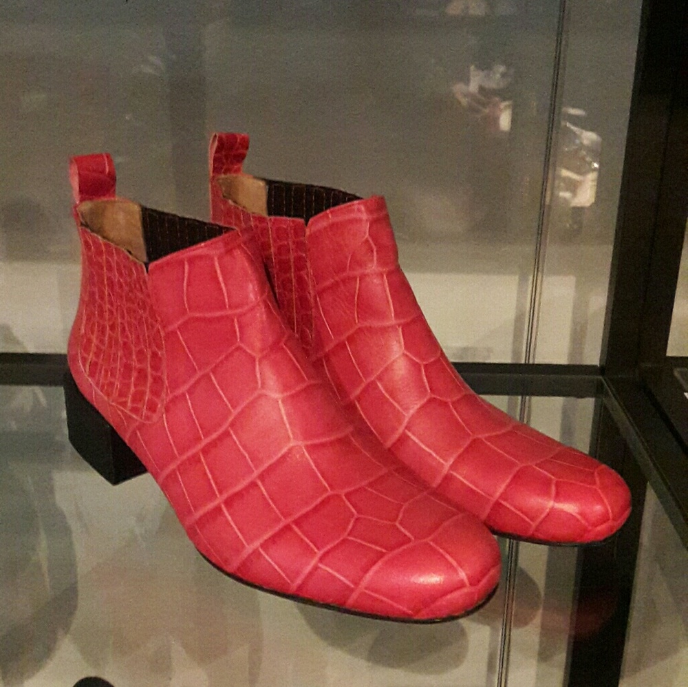 Bowie Rainbow Pink Croc Embossed Bootie