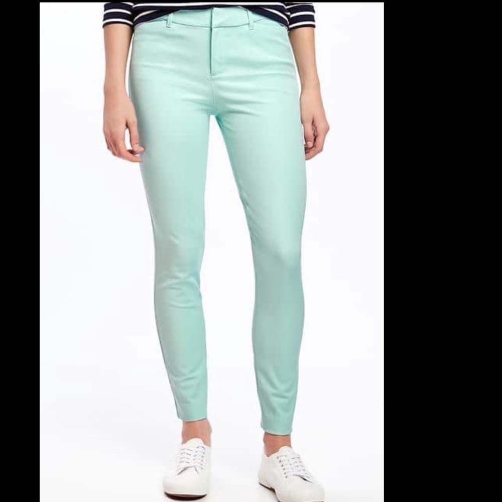 NWOT‼️ Mid-Rise Pixie Ankle Pants for Women