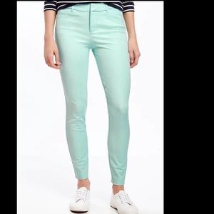 NWOT‼️ Mid-Rise Pixie Ankle Pants for Women