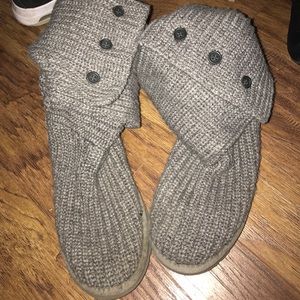 Gray knit Uggs