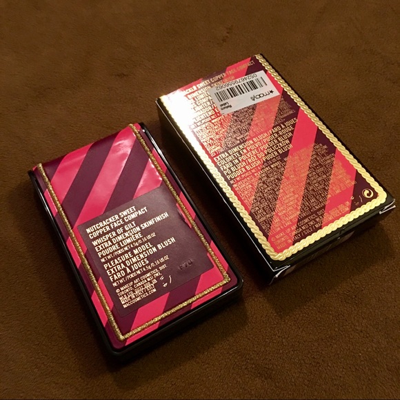 MAC Nutcracker Sweet Copper Face Compact - Picture 3 of 3