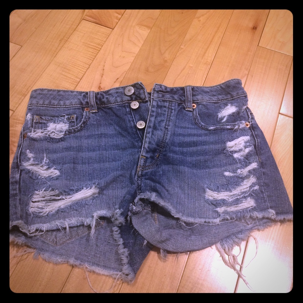 American Eagle distressed jean shorts!