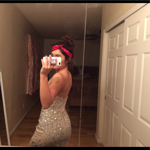 Eye catching!! prom dress - Picture 2 of 7