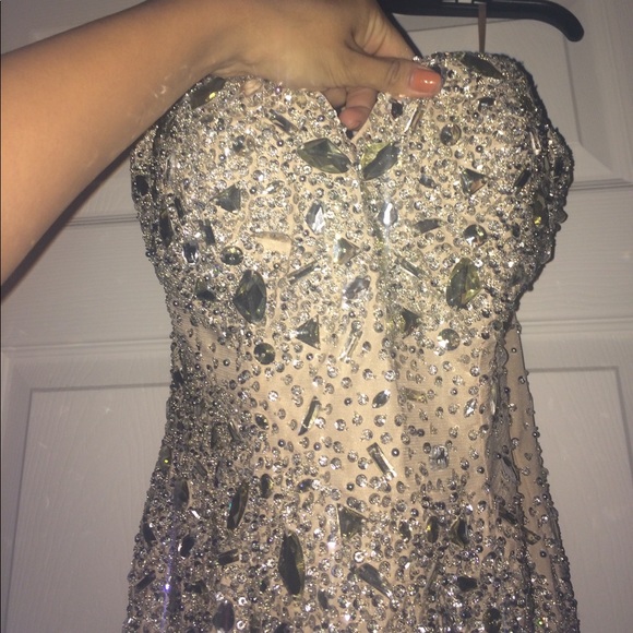 Eye catching!! prom dress - Picture 6 of 7