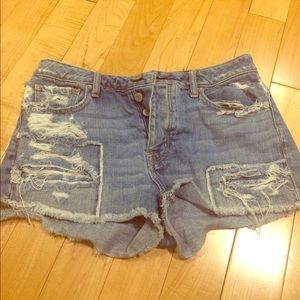 American Eagle distressed jean shorts!