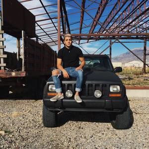 Meet your Posher, Victor