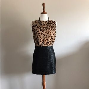 NWT Merona leopard top with half zip back, Size M