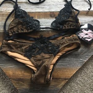 Beach bunny "bed of roses"