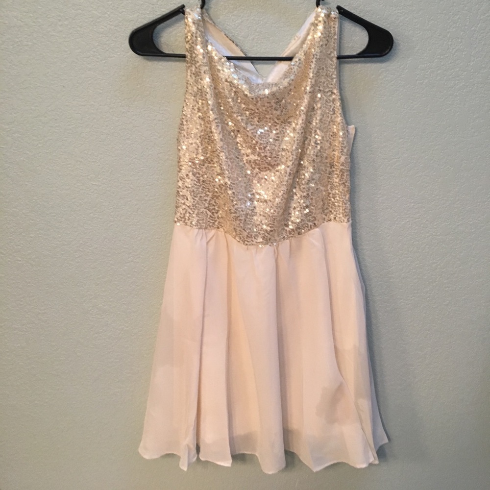 Open tie back sequin party dress
