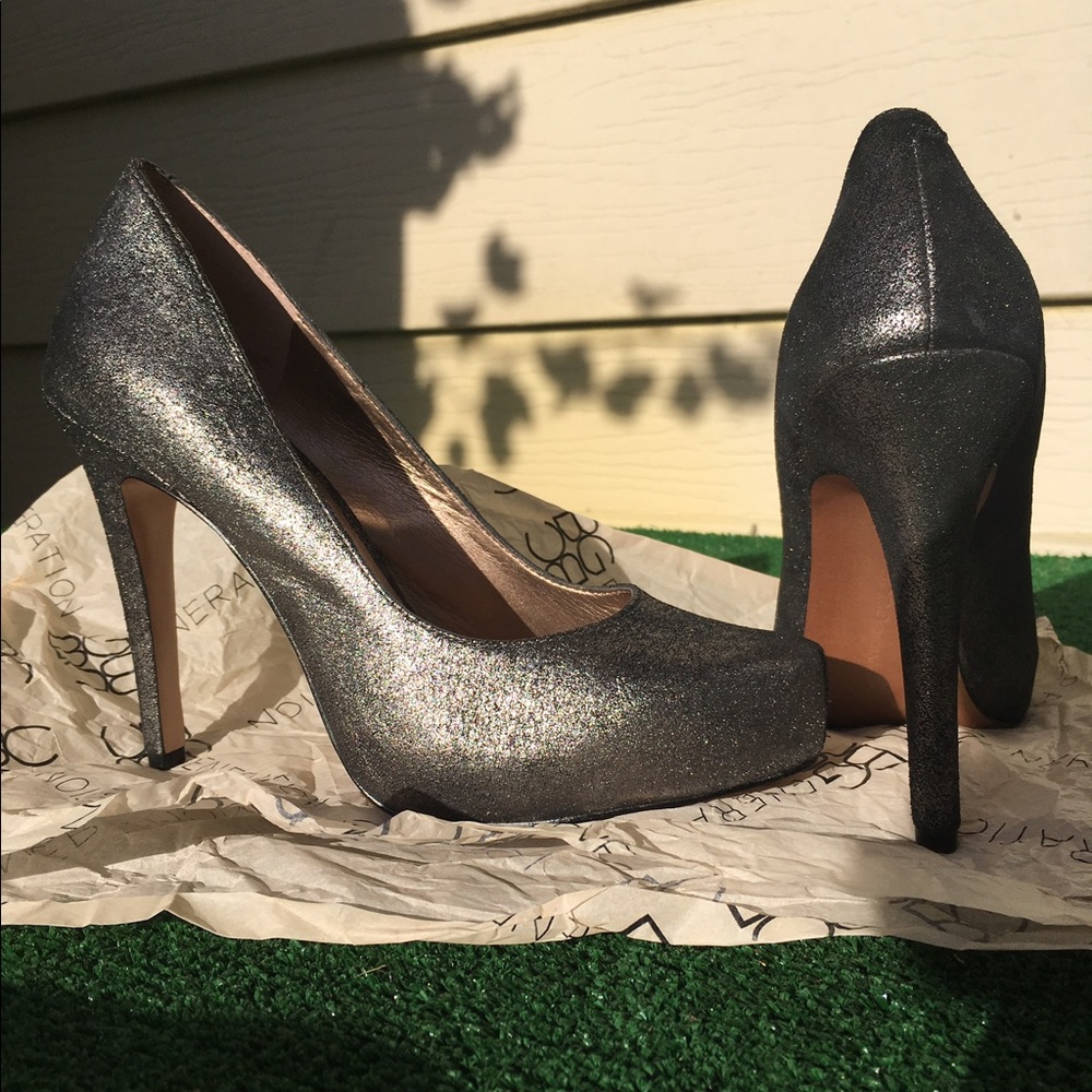 BCBG Metallic Suede (platform pump shoes)
