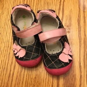 Infant size 5 Momo baby shoes