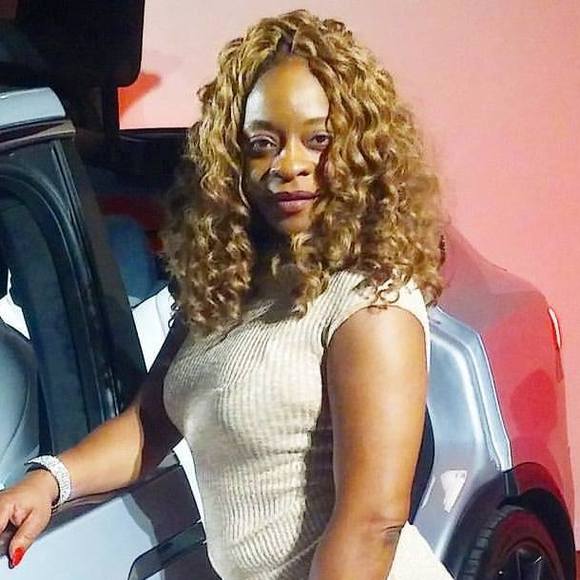 Meet your Posher, Janet - Picture 1 of 1