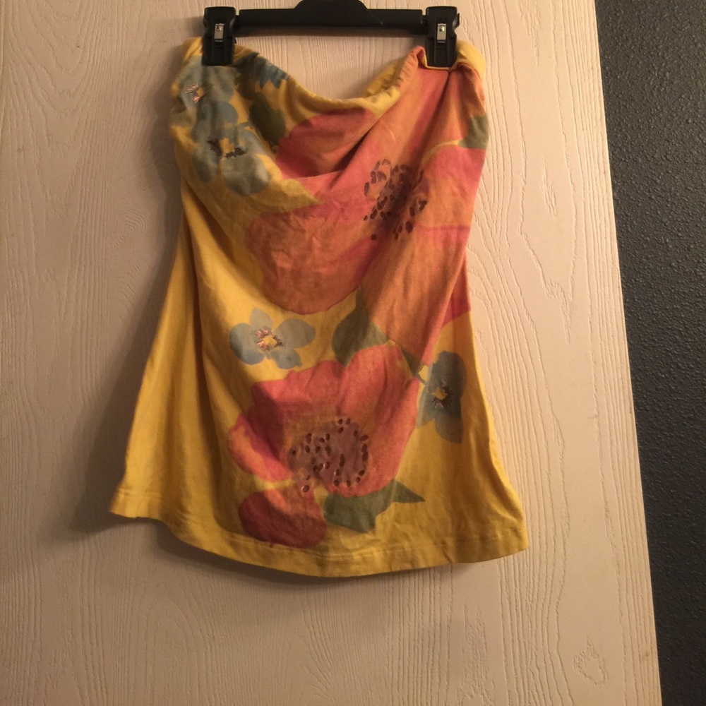 Flowery strapless summer top