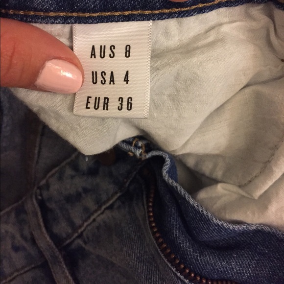 CottonOn Boyfriend jeans. - Picture 3 of 4