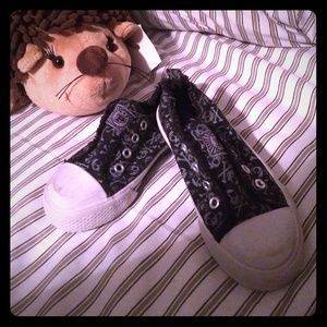 Children's place slip on sneakers size 9