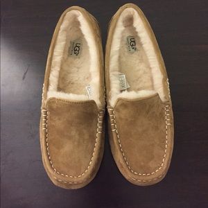 NWOT UGG Ansley Slippers Size 10
