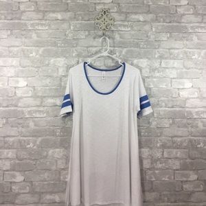 Lularoe perfect T small
