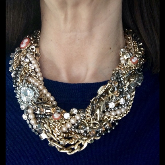 Banana Republic Jewelry - Banana Republic statement necklace