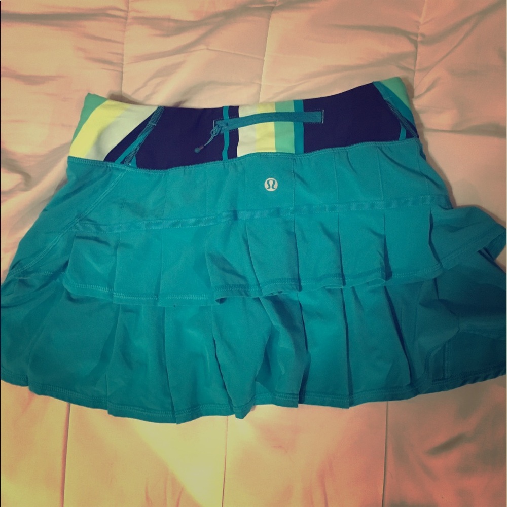 Lululemon Skirt with shorts, Size 4