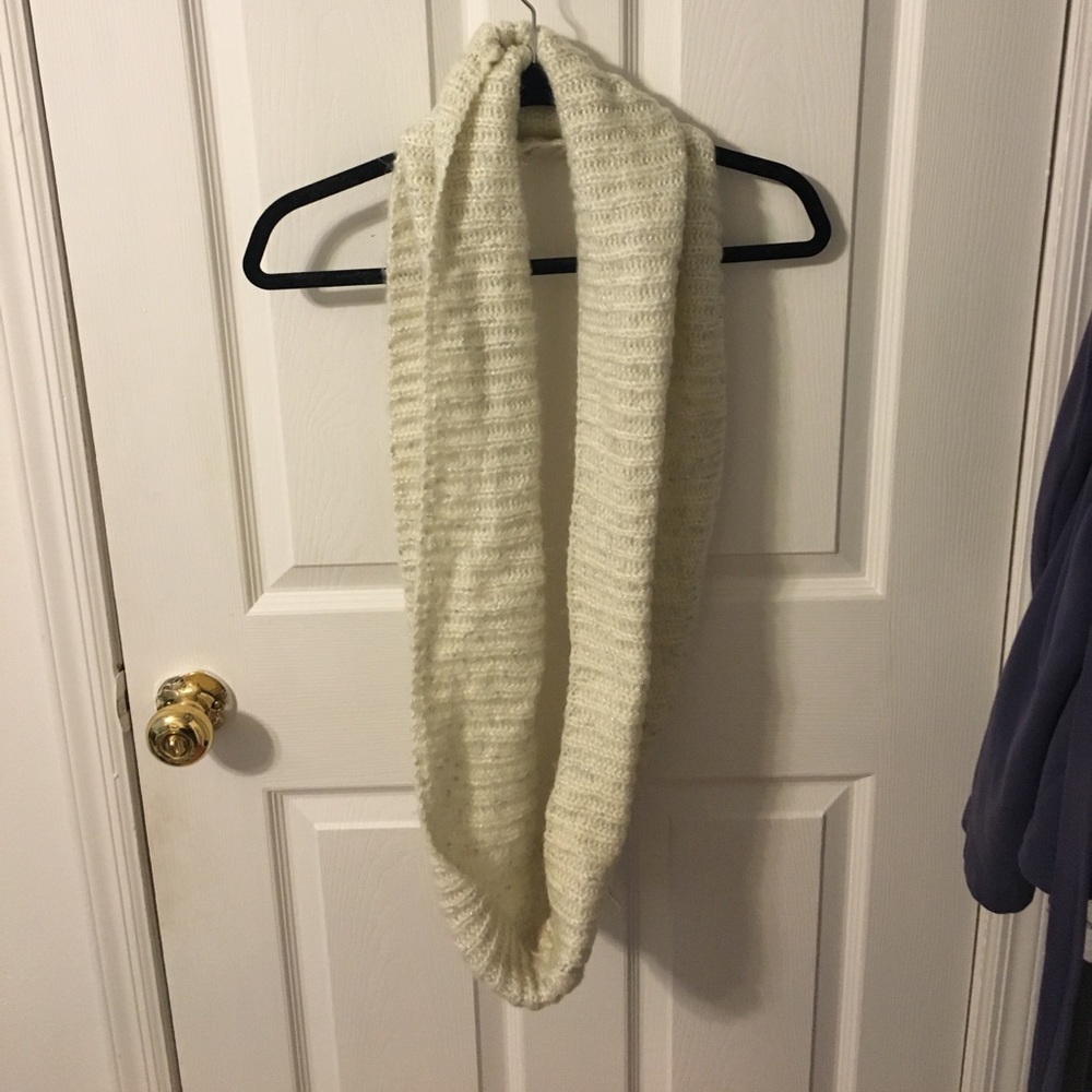 Infinity scarf