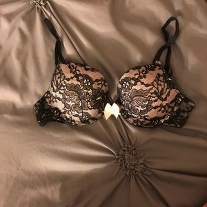 Black/Nude Lace Victoria Secret Push-Up Bra