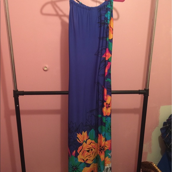Beautiful floral Maxi dress - Picture 2 of 2