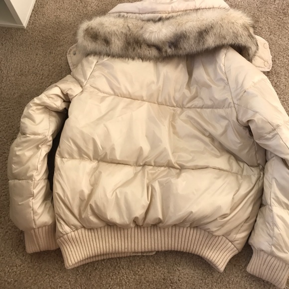 Abercrombie & Fitch Jackets & Coats - Abercrombie and Fitch Puffy cream jacket S BNWT Abercrombie & Fitch Jackets & Coats - Abercrombie and Fitch Puffy cream jacket S BNWT