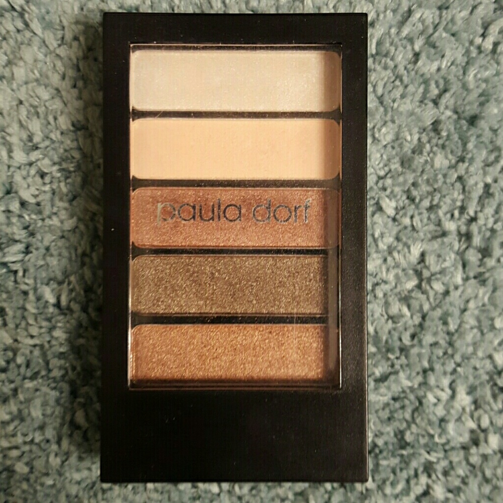 Eye shadow pallette