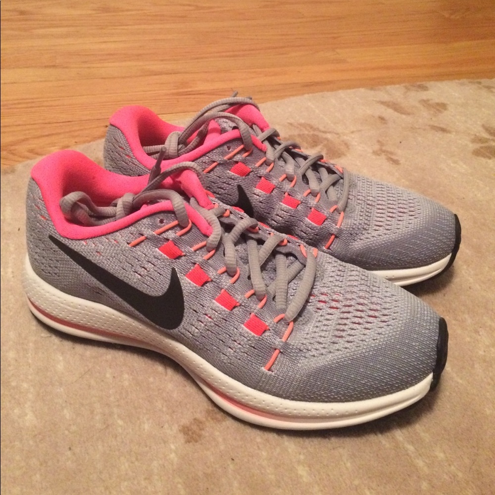 Women's Nike Vomero 12 size 6