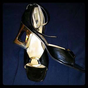 Golden Detailed Dress Shoes