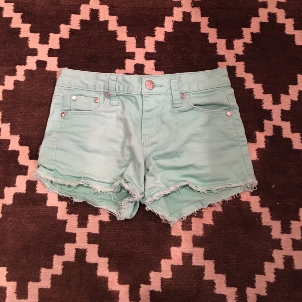 Girls short shorts