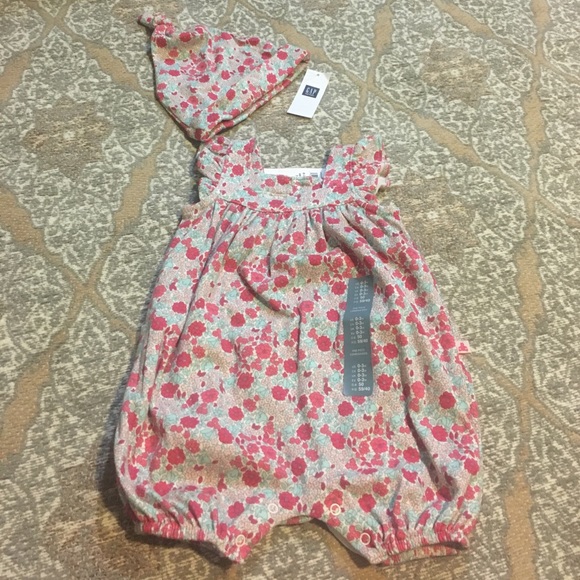 NWT GAP Bubble Romper with Matching Cap, 0-3 month - Picture 1 of 5