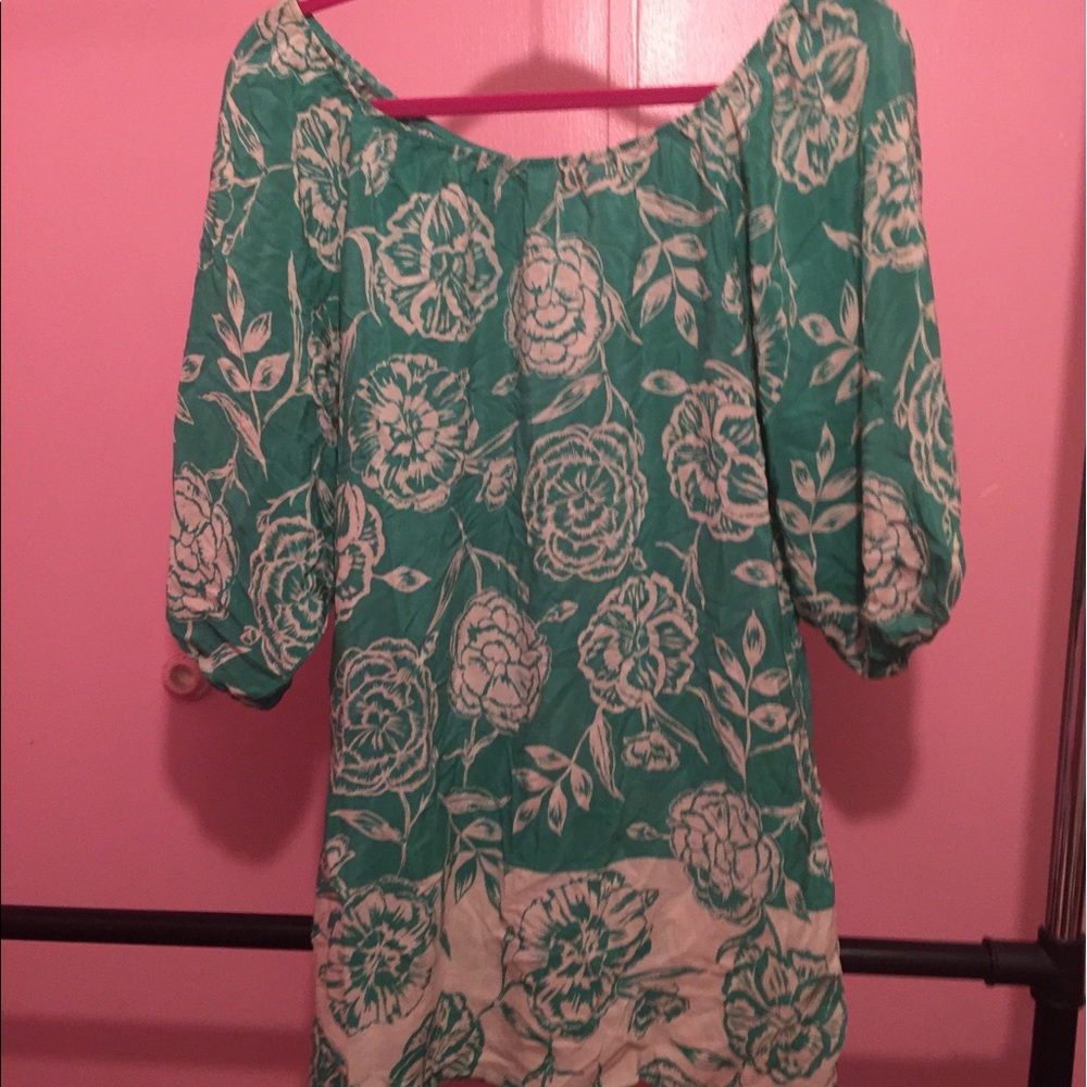 Cute mint white flowered shirt