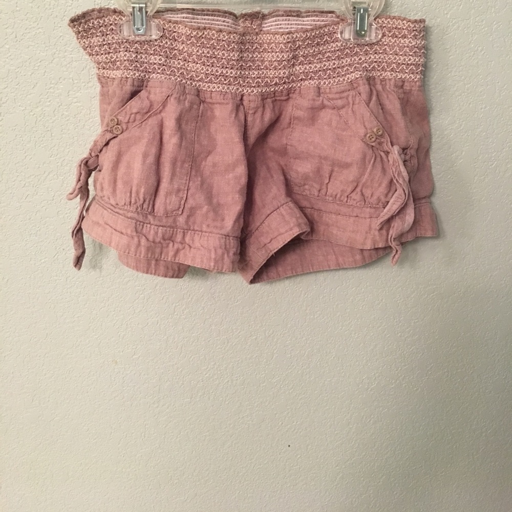 Cloth shorts with stretchy waistline & tie detail