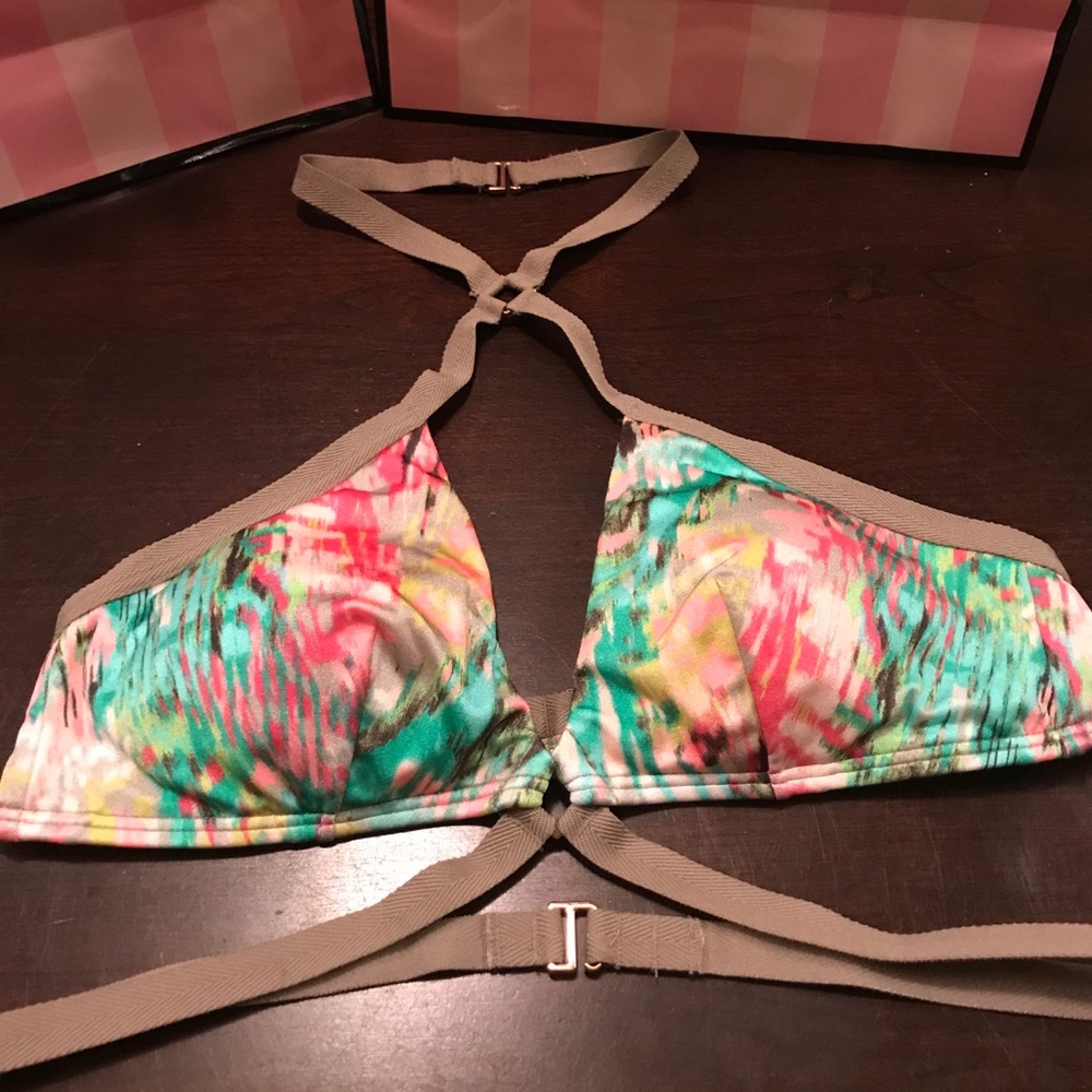 NWOT Victoria's Secret Bikini Top
