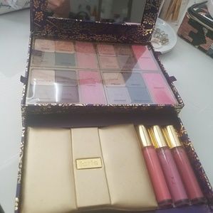 Tarte Gorgeous Getaways portable palette