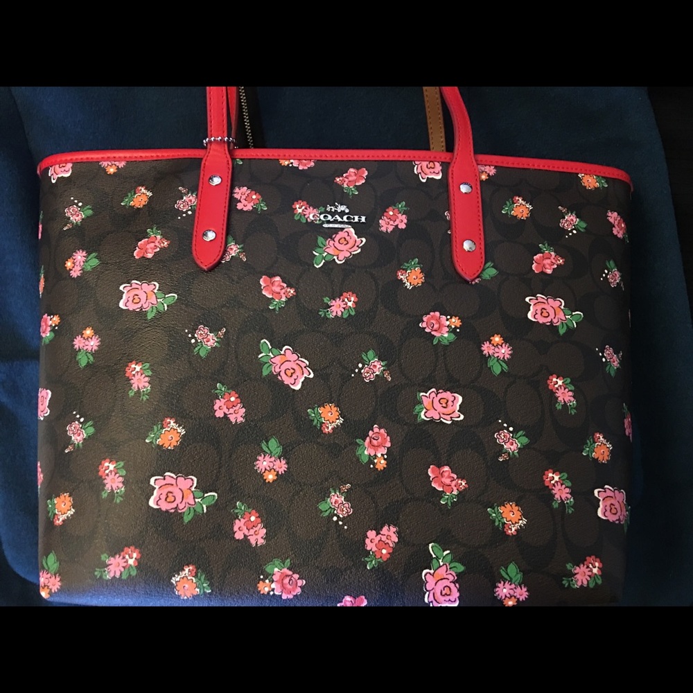 New Coach floral purse perfect for Mother's Day