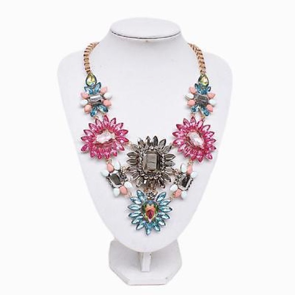 Clear Crystal Rhinestone Chunky Bib Flower Choker - Picture 1 of 4
