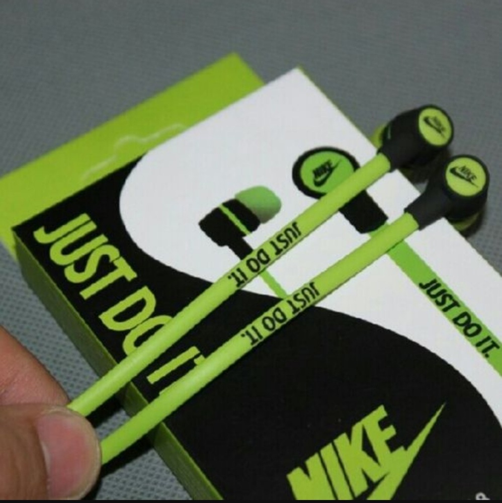 Sale! Nike Earphones