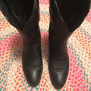 Ariat Size 7.5 B woman's black boots