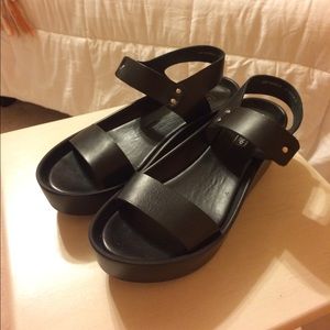 ✨SALE✨Size 10 Topshop Platform Sandals