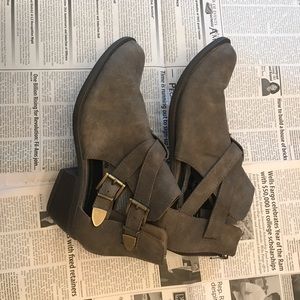Cute grey/brown booties with buckle detail