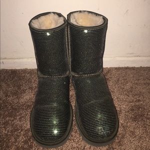 100% Authentic Ugg sequin forest green in color