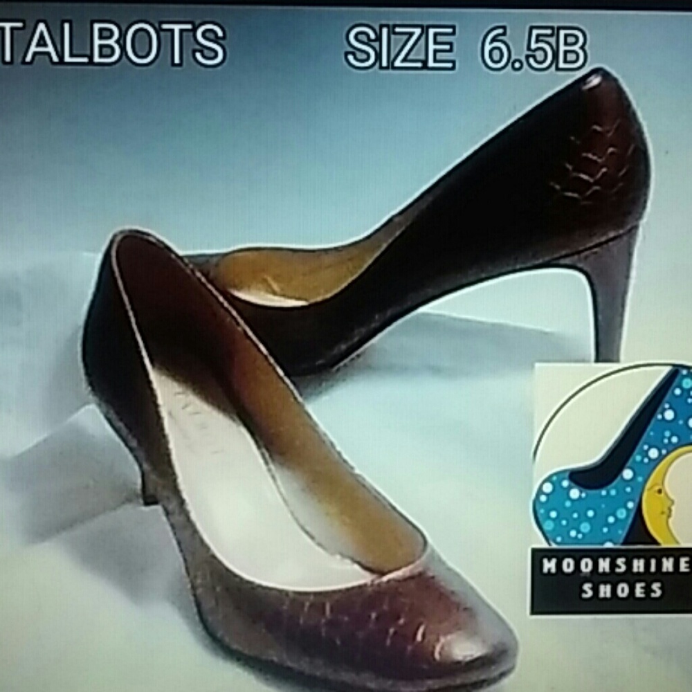 Copper tone embossed 2.5" heels