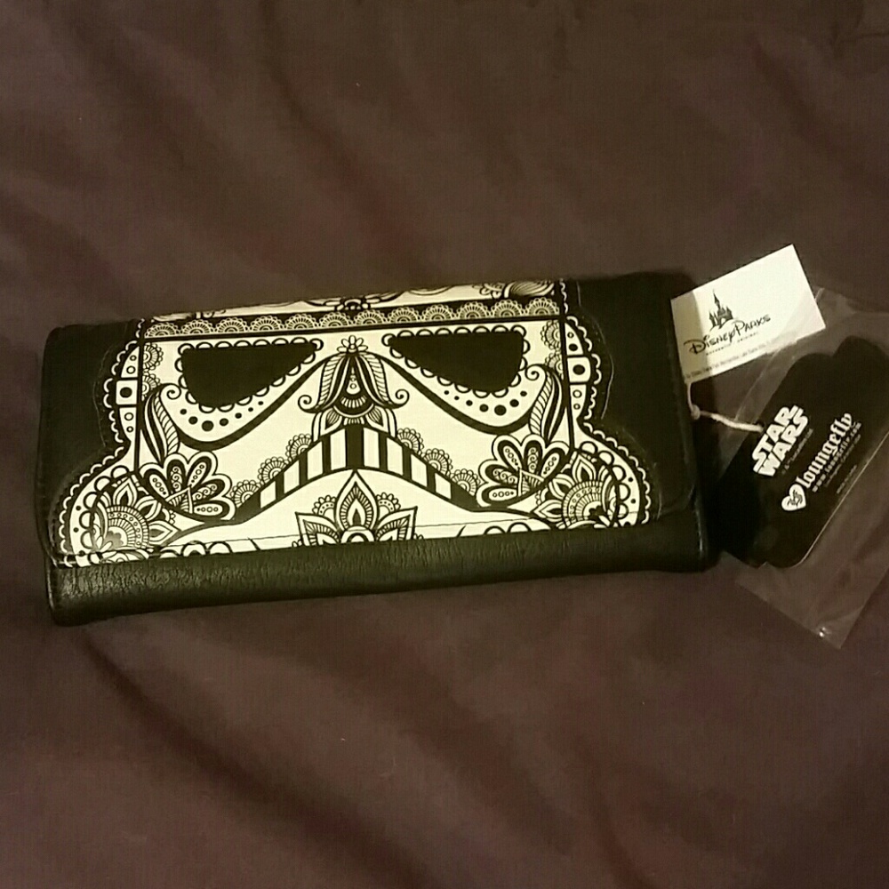 Sugar skull stormtrooper wallet loungefly Disney!