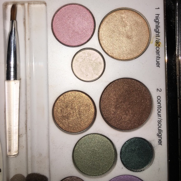 13 eyeshadow palette by Clinique limited edition - Picture 3 of 4