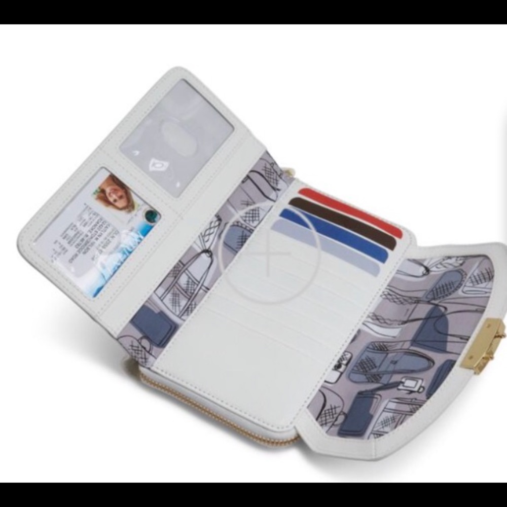 NWT Vera Bradley Wristlet