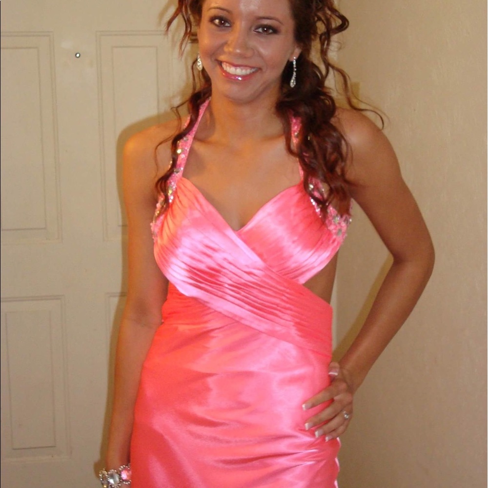 Stunning formal dress,beautiful , like new .